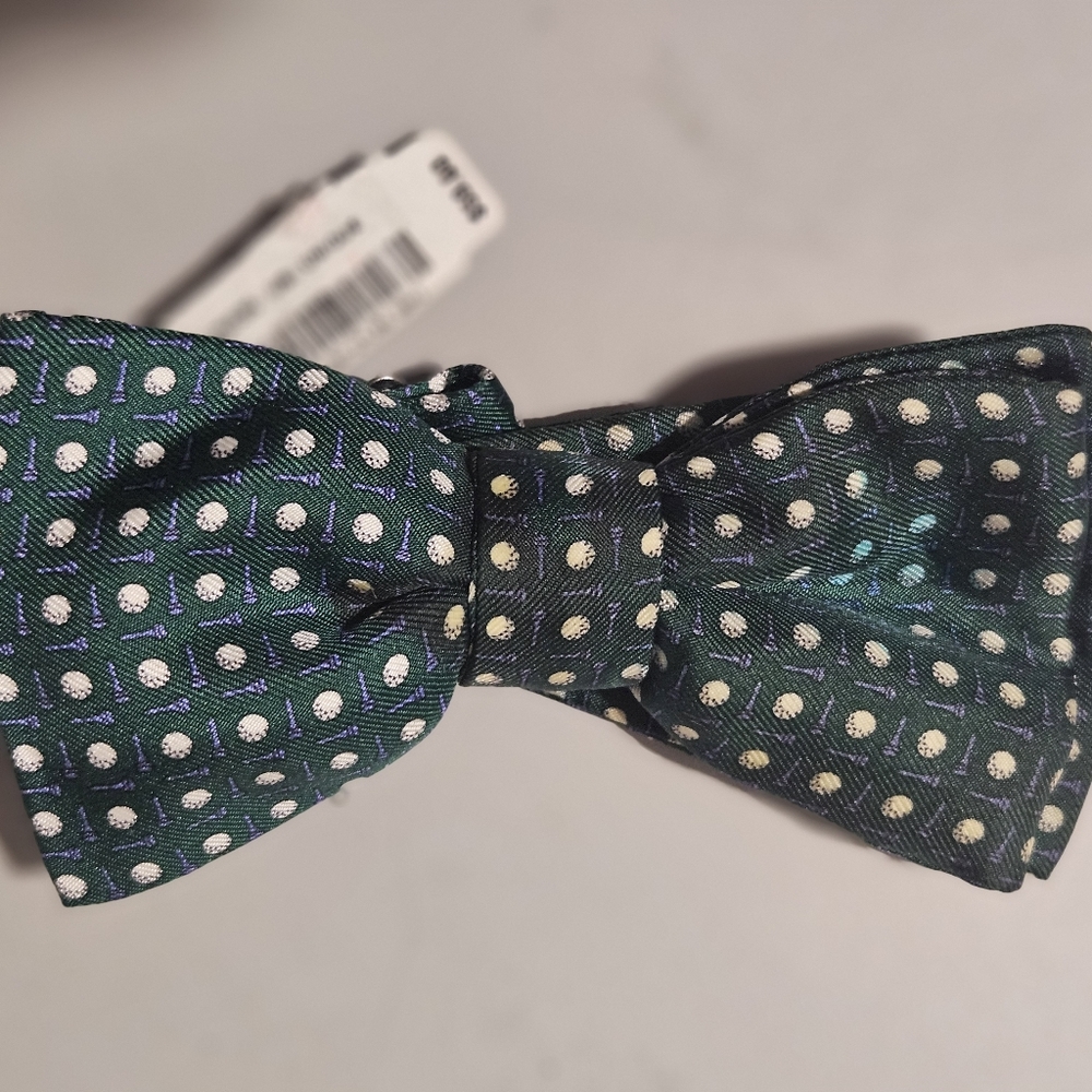 NWT Silk Bow Tie green with white dots